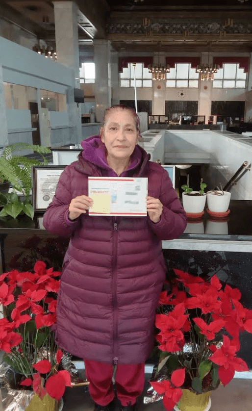 Cliente Marina Salgado — familia reunida gracias a Law Offices of Manuel Solis